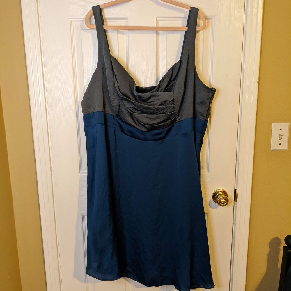 Jump Girl Sleeveless Gray & Blue Satin Dress w/Front Pleats - size 3X